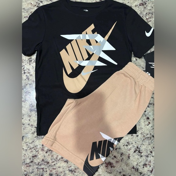 Nike youth small short  set NWT - Picture 1 of 1